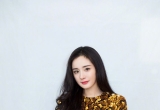 杨幂高挑身材新春贺岁性感写真