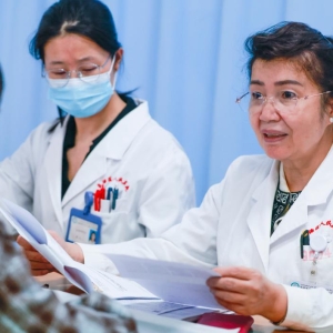巾帼风采丨玛依努尔·尼牙孜：照亮边疆妇女健康路