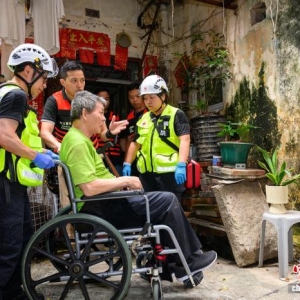 超强台风“桦加沙”迫近 澳门发出“八号风球”