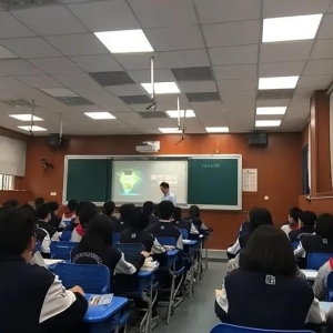 老教师要退出历史舞台！AI之下，小组讨论，游戏，抢答穿插小故事 ...